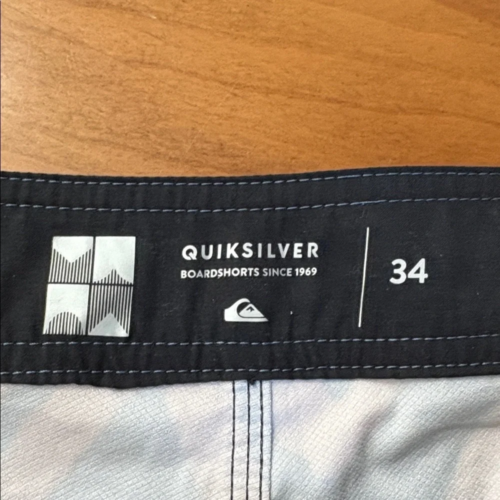 Quiksilver NWOT Highline Techtonics Board Shorts Size 34